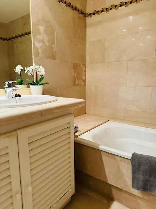 Magna Marbella 2 Bed Apt With Speacular Sea Views إسبانيا